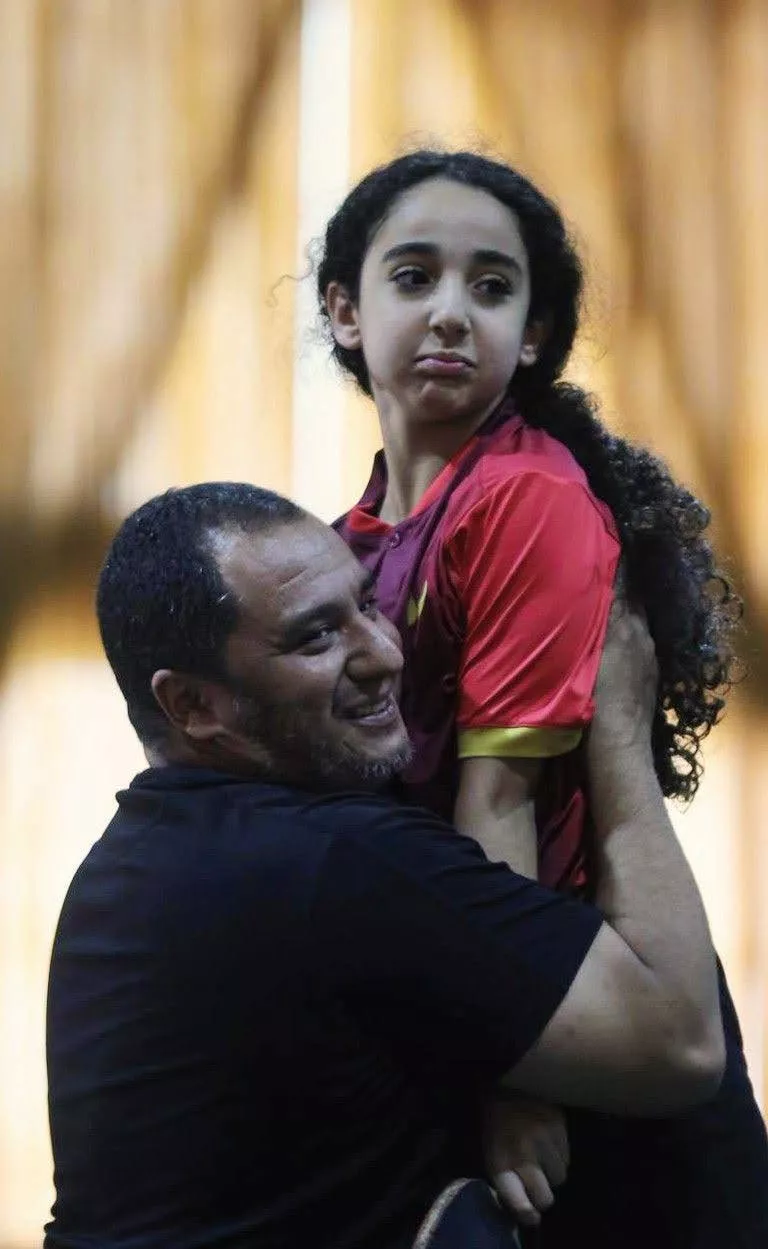 الطفلة زينة فاروق في إنجلترا