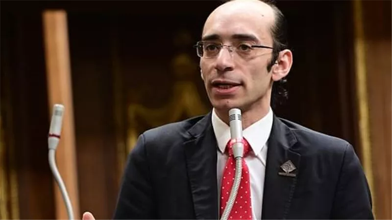 محمد عبدالعزيز     
