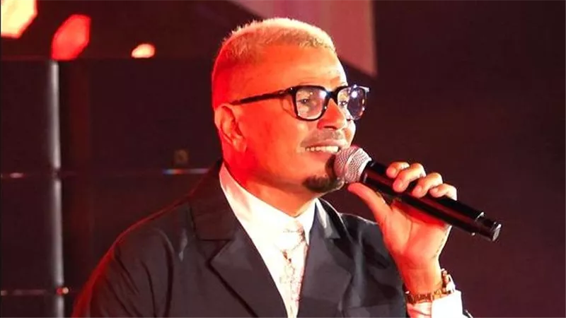 عمرو دياب     