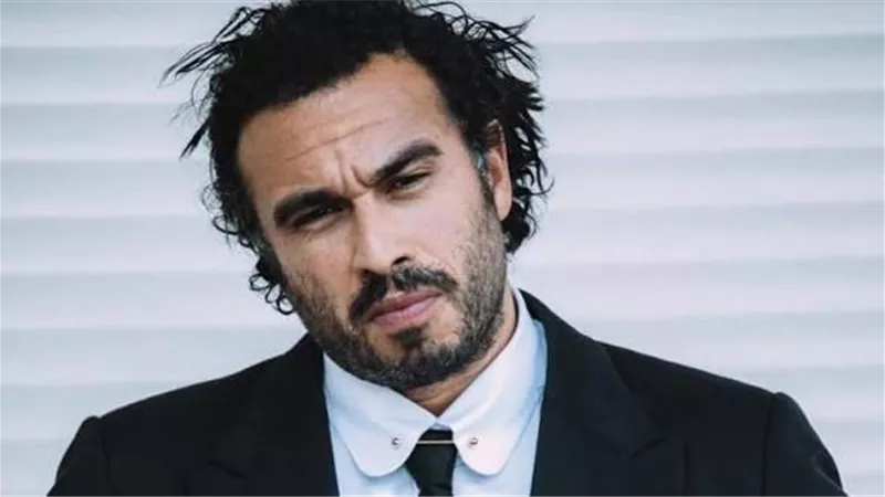 هشام عاشور     