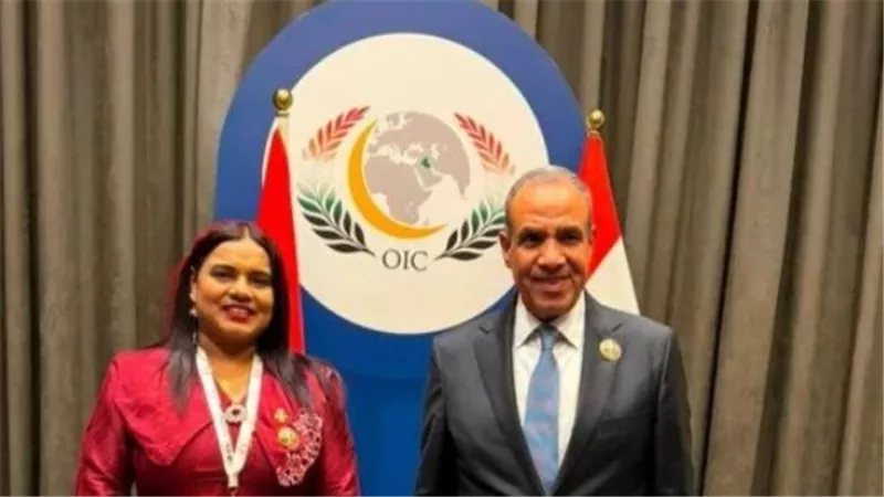 وزير الخارجية يلتقي نظيرته المالديفية    