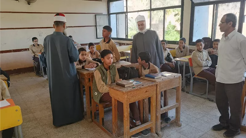 رئيس منطقة سوهاج الأزهرية يتفقد المعاهد    