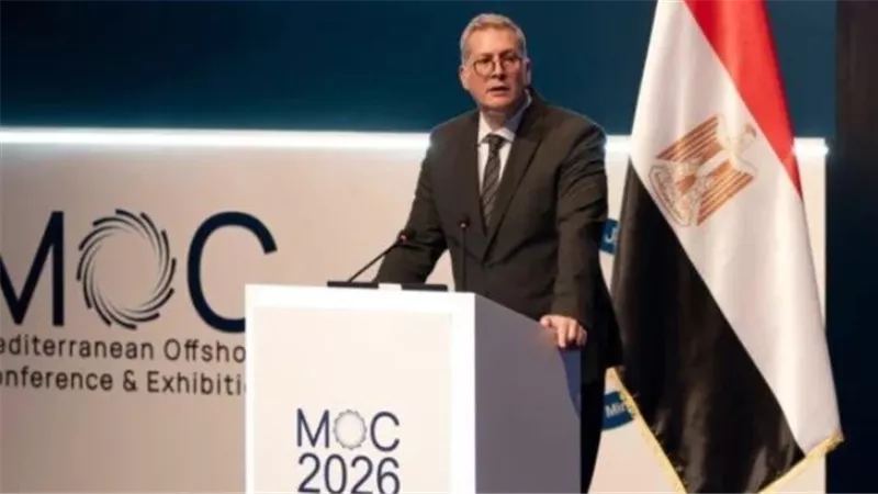 كريم بدوي وزير البترول    