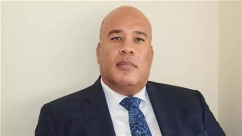 أيمن العشري    