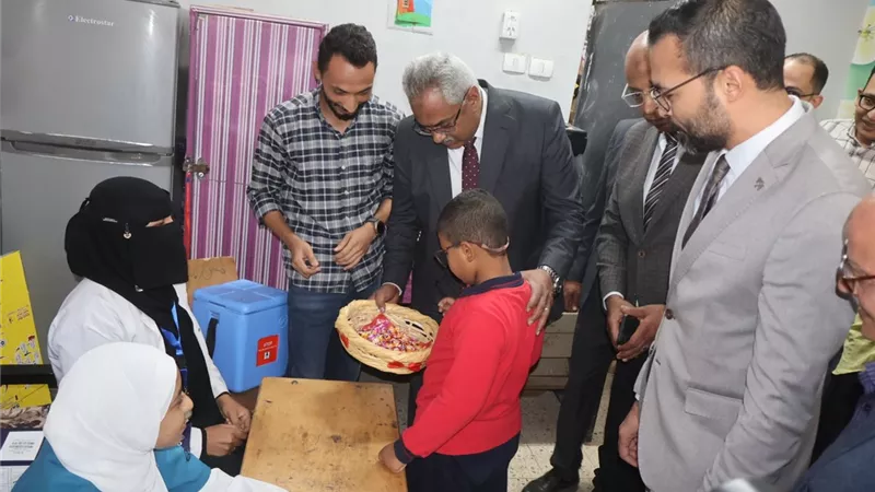 تطعيم تلاميذ المدارس ضد الحصبة     