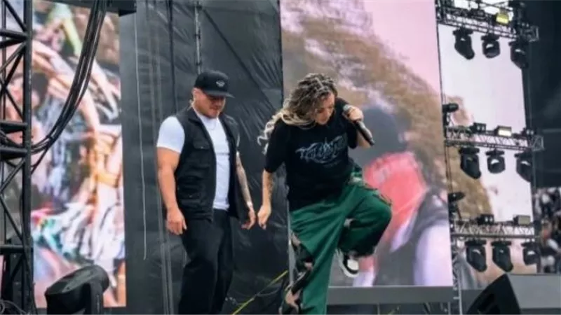 مغنية كولومبية    