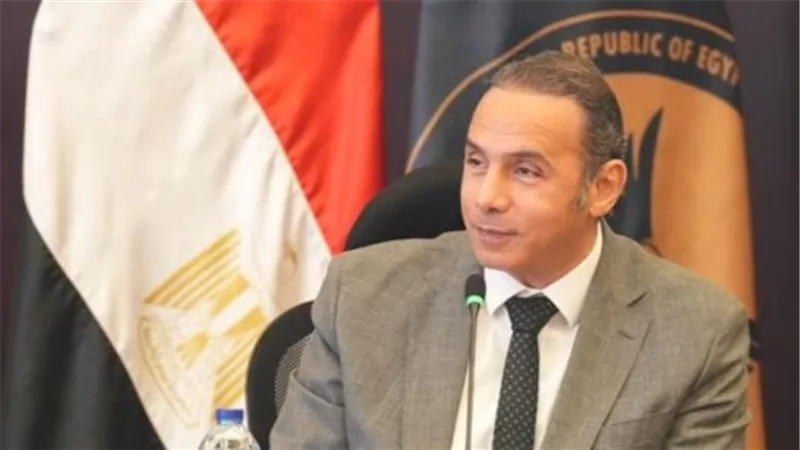  الدكتور إسلام عزام    