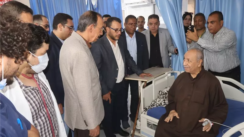 محافظ سوهاج بمستشفى سوهاج العام     